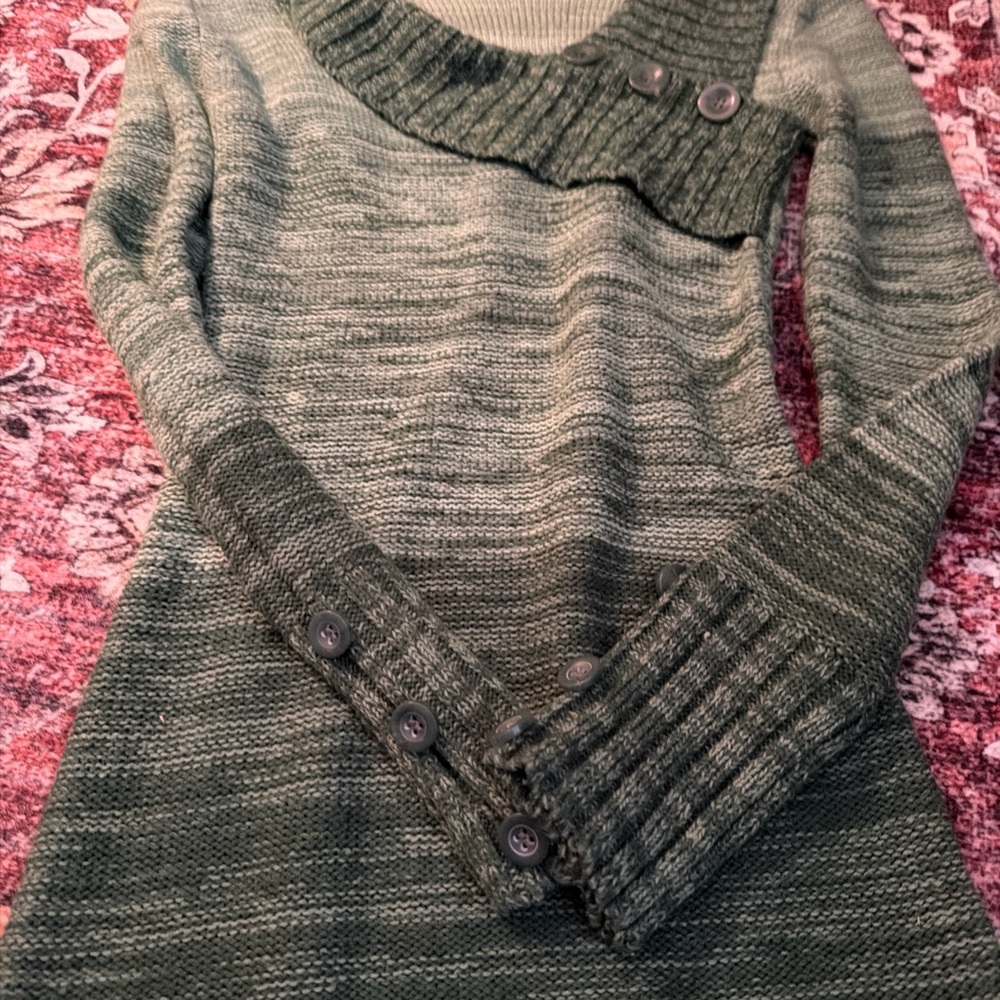 Green Button-Detail Women's Sweater